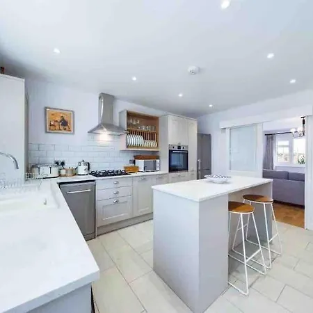 Broadstairs Beach Bungalow. Dogs Welcome! Exterior photo