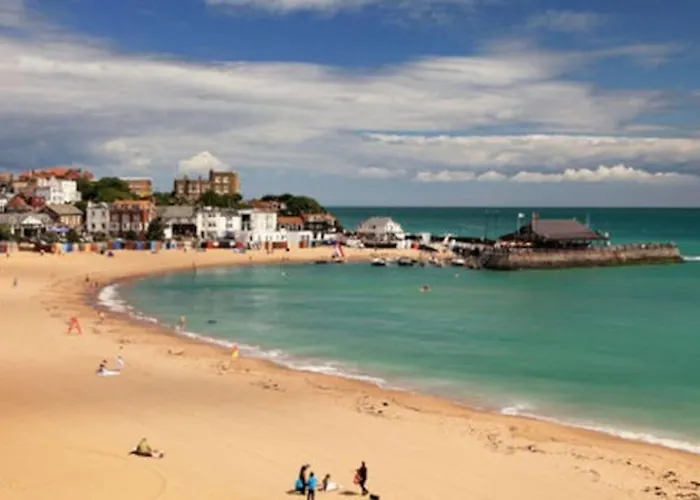 Broadstairs Beach Bungalow. Dogs Welcome!